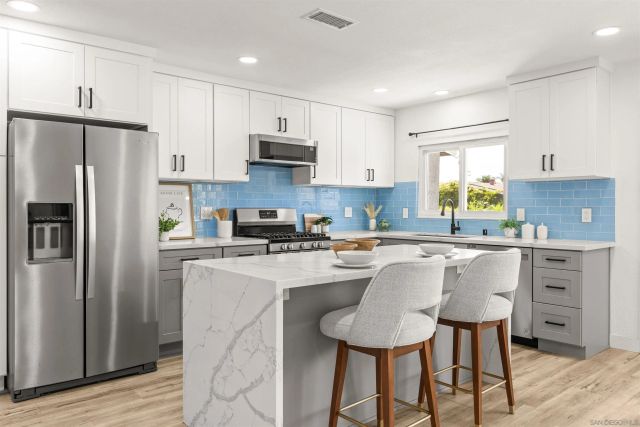 3825 Tiara St, San Diego, CA 92111