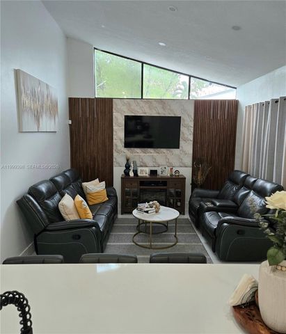 4430 NW 185th St, Miami Gardens, FL 33055