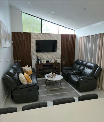 4430 NW 185th St, Miami Gardens, FL 33055