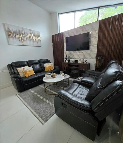 4430 NW 185th St, Miami Gardens, FL 33055