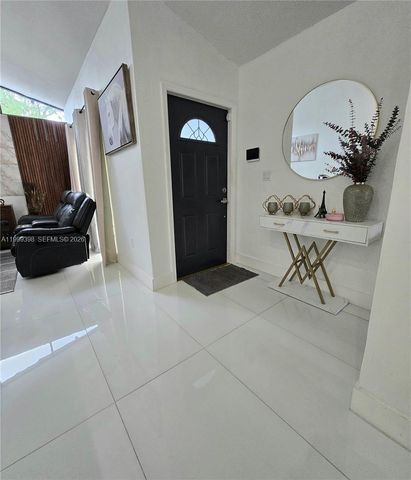 4430 NW 185th St, Miami Gardens, FL 33055