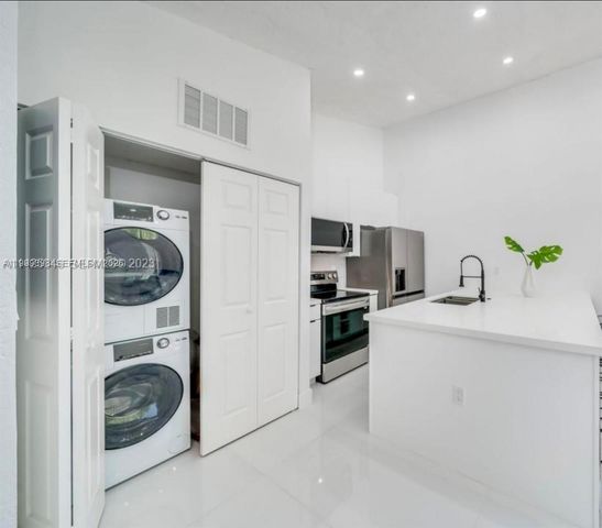 4430 NW 185th St, Miami Gardens, FL 33055