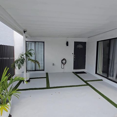 4430 NW 185th St, Miami Gardens, FL 33055