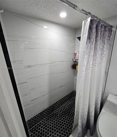 4430 NW 185th St, Miami Gardens, FL 33055