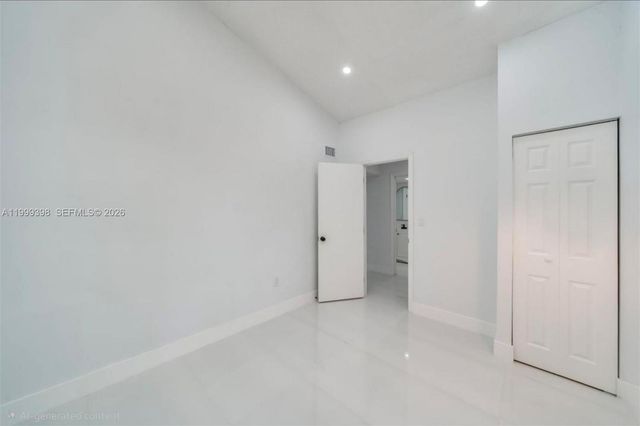 4430 NW 185th St, Miami Gardens, FL 33055