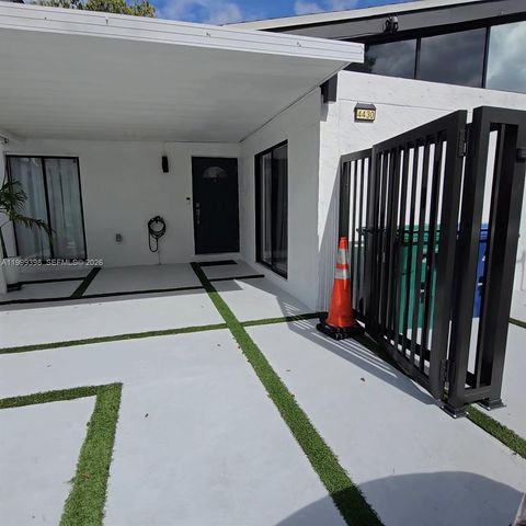 4430 NW 185th St, Miami Gardens, FL 33055