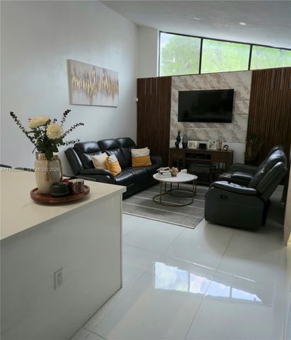 4430 NW 185th St, Miami Gardens, FL 33055