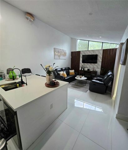 4430 NW 185th St, Miami Gardens, FL 33055