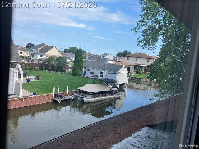35754 Schmid Drive, New Baltimore, MI 48047