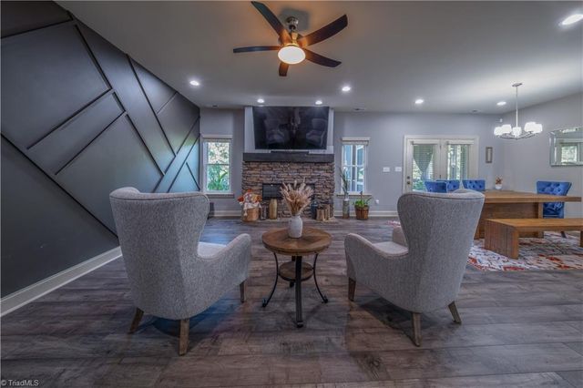 405 Spring Lake Farm Circle, Winston-salem, NC 27101