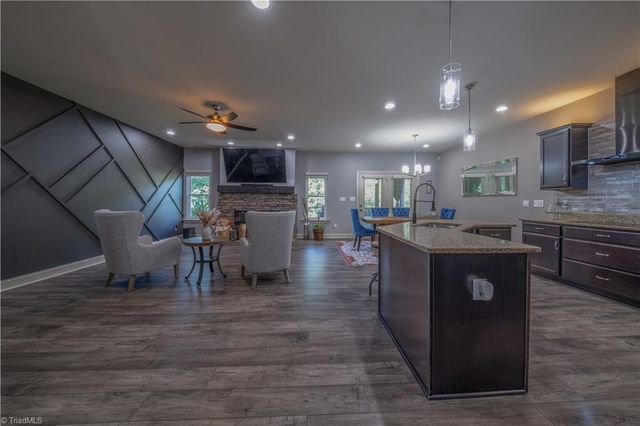 405 Spring Lake Farm Circle, Winston-salem, NC 27101