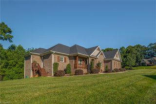 405 Spring Lake Farm Circle, Winston-salem, NC 27101