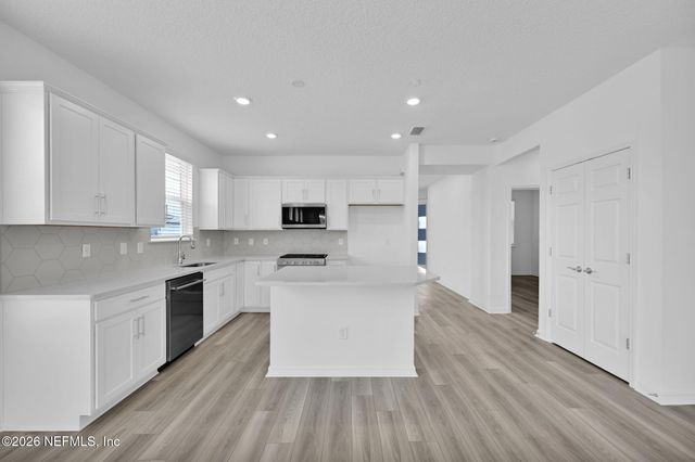 320 ECLIPTIC Loop, Yulee, FL 32097