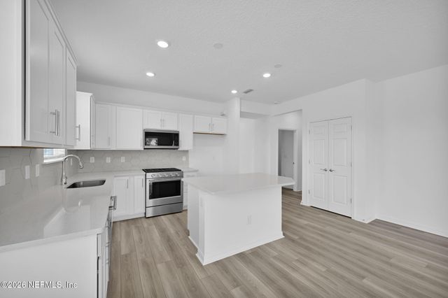 320 ECLIPTIC Loop, Yulee, FL 32097