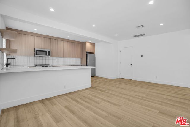12527 Cranbrook Avenue, Hawthorne, CA 90250