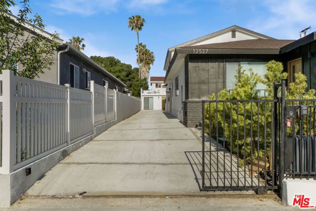 12527 Cranbrook Avenue, Hawthorne, CA 90250