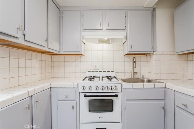 6609 Camellia, North Hollywood, CA 91606