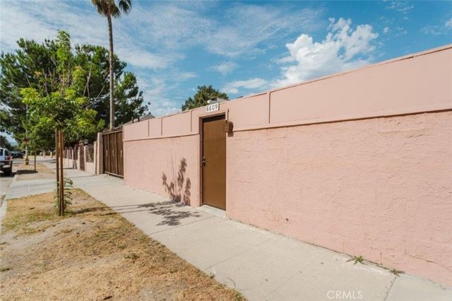 6609 Camellia, North Hollywood, CA 91606