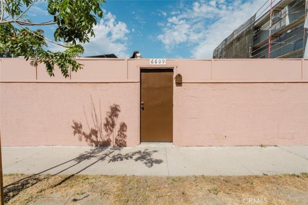 6609 Camellia, North Hollywood, CA 91606