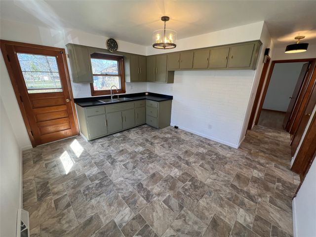 1038 E 24TH Street, Erie, PA 16503