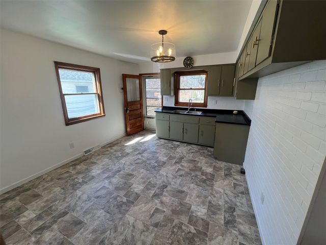 1038 E 24TH Street, Erie, PA 16503