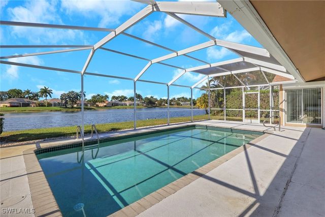 1450 Vintage LN, Naples, FL 34104