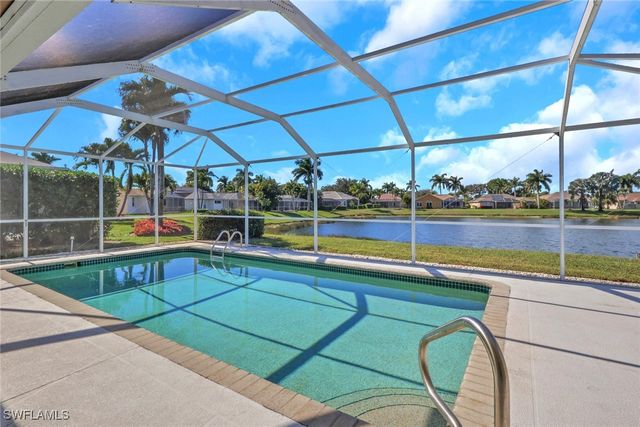 1450 Vintage LN, Naples, FL 34104