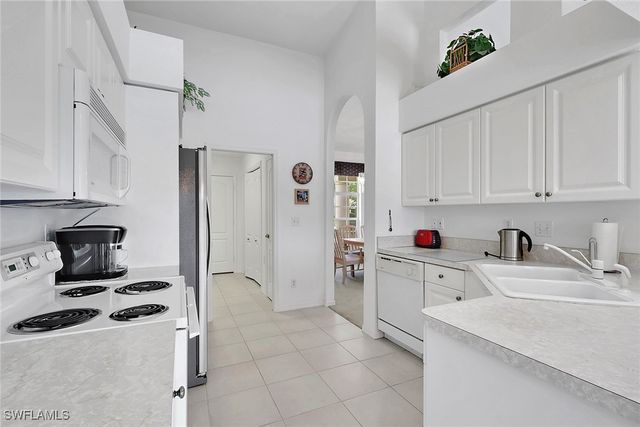 1450 Vintage LN, Naples, FL 34104