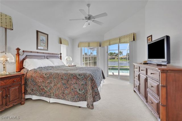 1450 Vintage LN, Naples, FL 34104