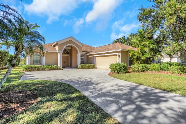 1450 Vintage LN, Naples, FL 34104