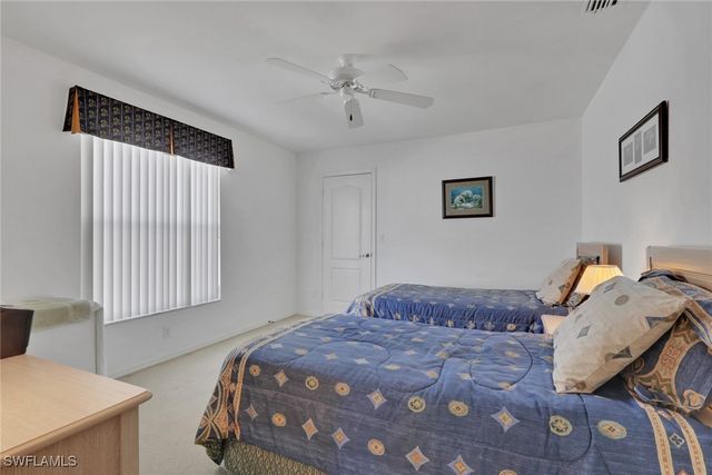 1450 Vintage LN, Naples, FL 34104