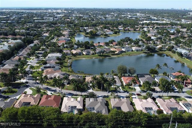1450 Vintage LN, Naples, FL 34104