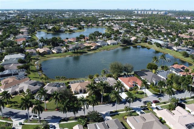 1450 Vintage LN, Naples, FL 34104