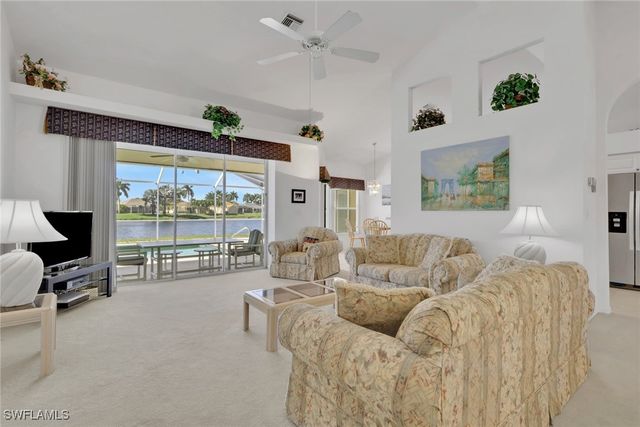 1450 Vintage LN, Naples, FL 34104