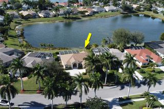 1450 Vintage LN, Naples, FL 34104