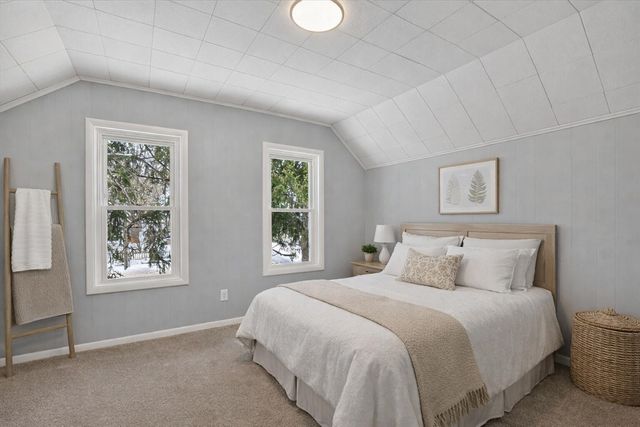 2133 S Burdick Street, Kalamazoo, MI 49001