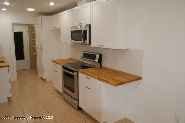 7445 Crestwood Drive, Weeki Wachee, FL 34613