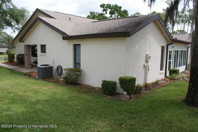 7445 Crestwood Drive, Weeki Wachee, FL 34613