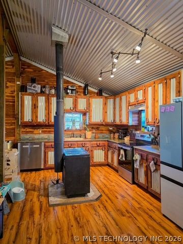 13285 S Oktaha Road W, Oktaha, OK 74450