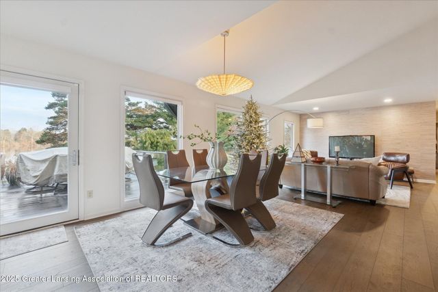 4.5 Locust Lane, Lansing, MI 48911