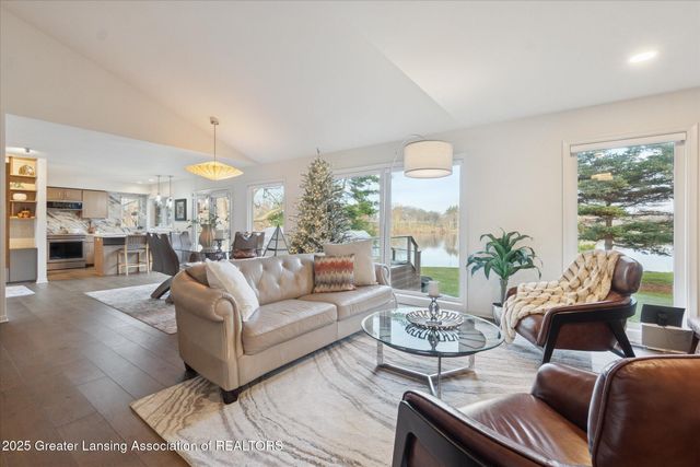 4.5 Locust Lane, Lansing, MI 48911