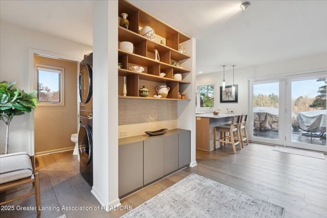 4.5 Locust Lane, Lansing, MI 48911