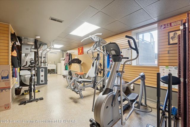 4.5 Locust Lane, Lansing, MI 48911