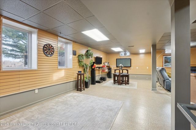 4.5 Locust Lane, Lansing, MI 48911