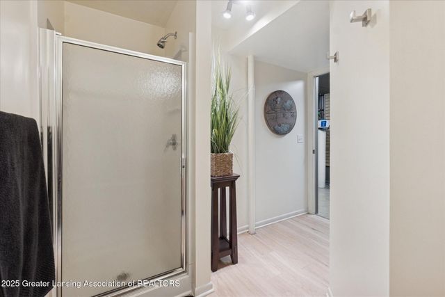 4.5 Locust Lane, Lansing, MI 48911