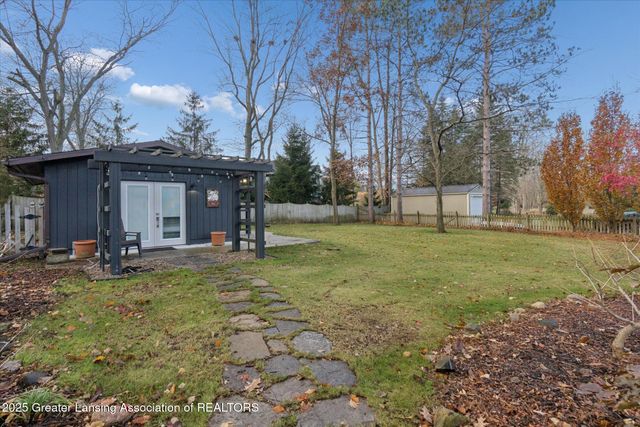 4.5 Locust Lane, Lansing, MI 48911