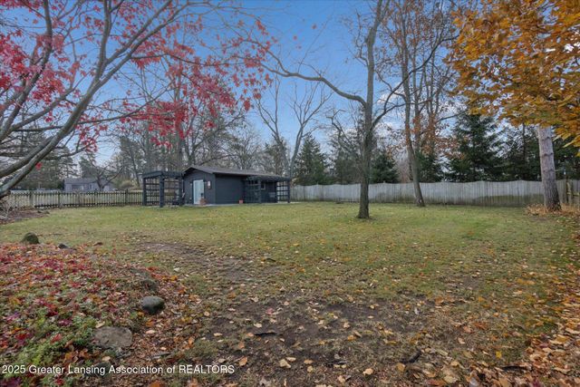 4.5 Locust Lane, Lansing, MI 48911