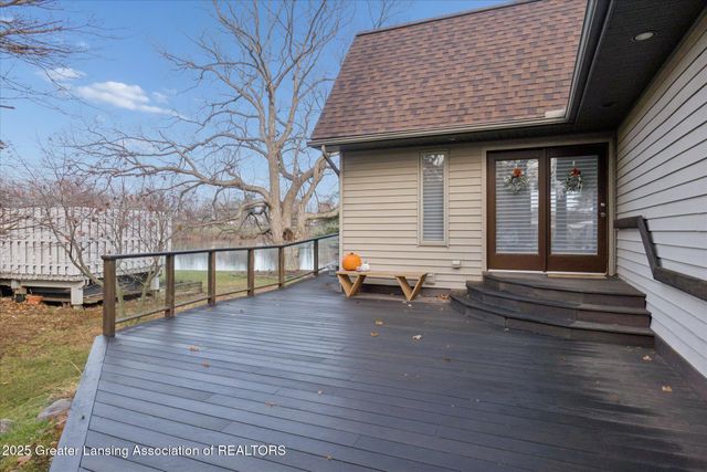 4.5 Locust Lane, Lansing, MI 48911