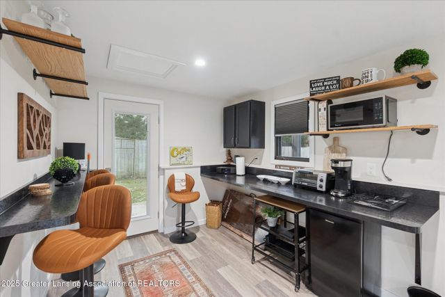 4.5 Locust Lane, Lansing, MI 48911