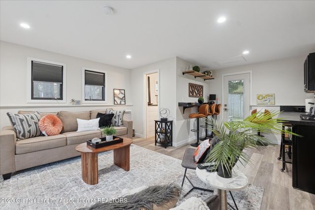 4.5 Locust Lane, Lansing, MI 48911